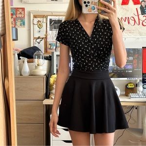 [HOLD] Black Floral Tie Crop Top